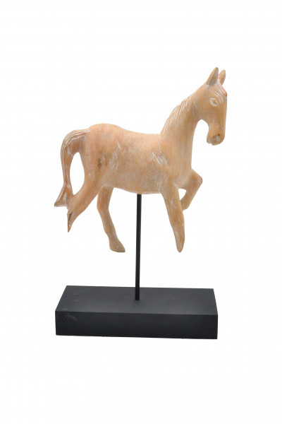 Cheval blanchi sur socle