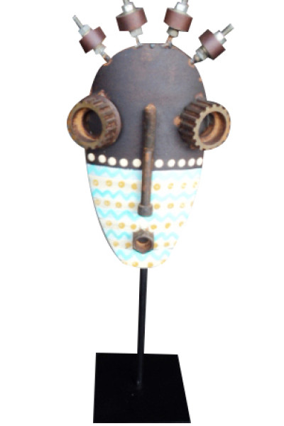 Masque en métal de Prakit Seehawong. Thaïlande