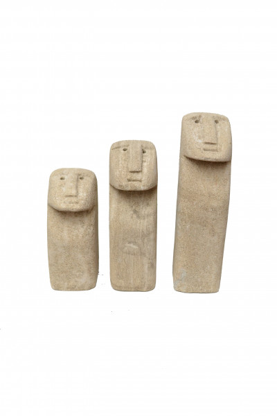 Set 3 petites statuettes en pierre du Timor